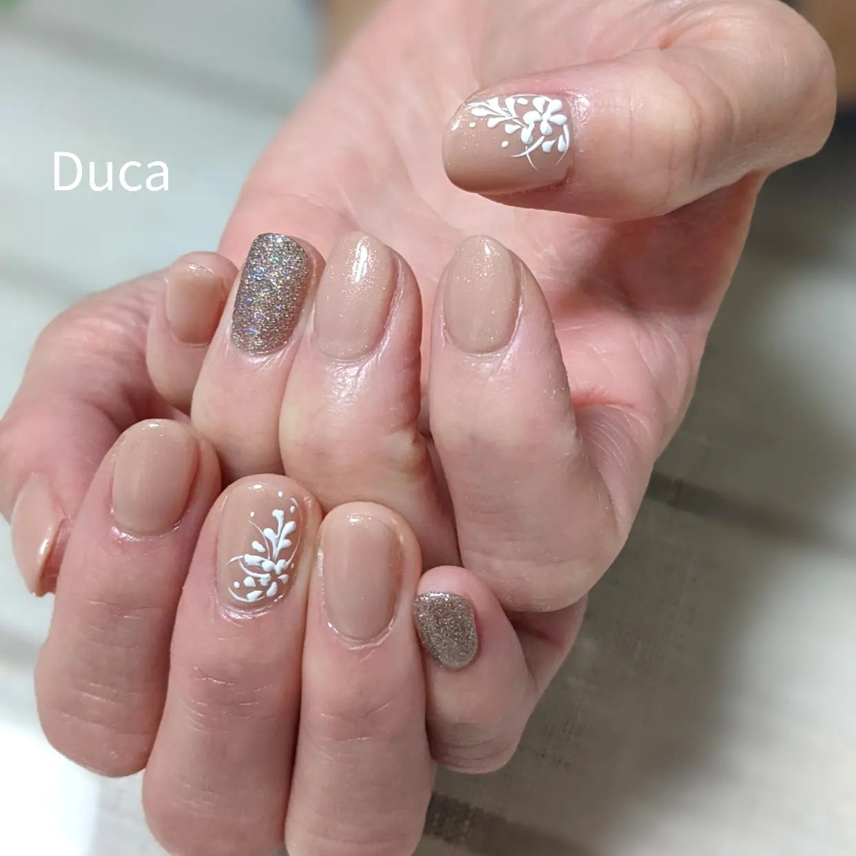 繊細なボタニカル#duca #nail #nails #naildesign #gelnails #nailsalon #wax #waxingsalon #threading #ネイル #ネイルサロン #ジェルネイル #ネイルデザイン #ヌーディーカラー #ヌーディーネイル ##大人ネイル #ベージュネイル #お花ネイル #ネイルアート #ワックス #脱毛 #糸脱毛 #ハーブピーリング #志木ネイルサロン #新座ネイルサロン #志木 #新座