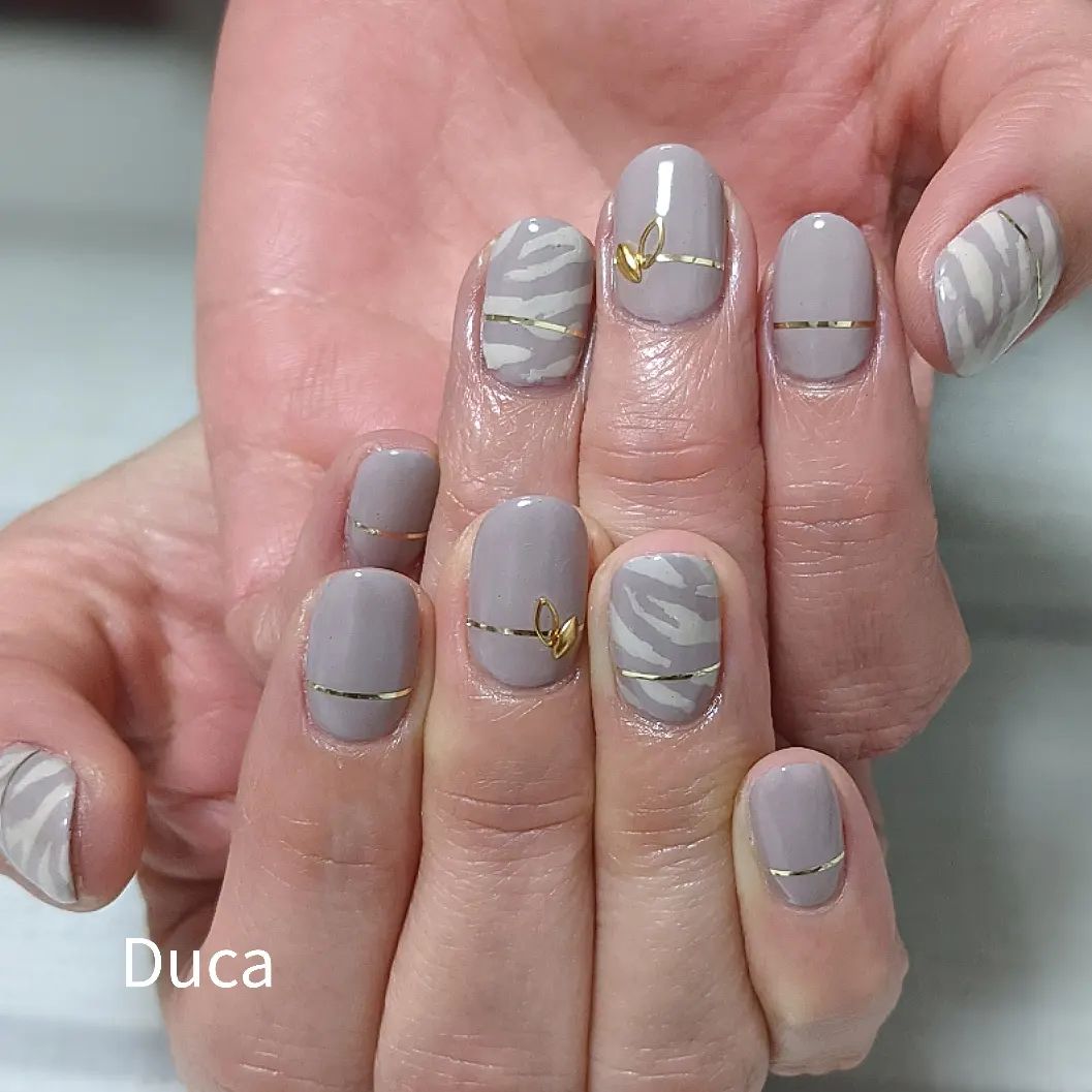 さり気なくトラ柄#duca #nail #nails #naildesign #gelnails #nailsalon #wax #waxingsalon #threading #ネイル #ネイルサロン #ジェルネイル #ネイルデザイン #ネイルアート #グレーネイル #大人ネイル #アニマルネイル #ワックス #脱毛 #糸脱毛 #ハーブピーリング #志木ネイルサロン #新座ネイルサロン #志木 #新座