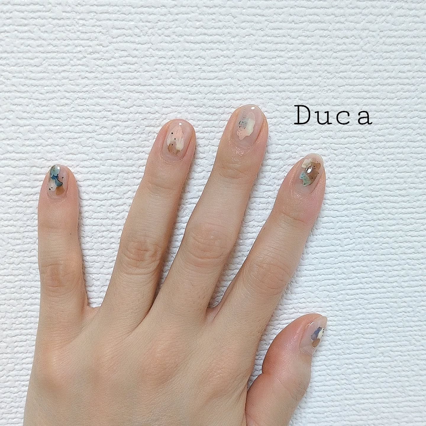 …..東武東上線 志木駅南口から徒歩5分、ネイル&ブラジリアンワックス「Duca」ワックス脱毛·糸脱毛やハーブピーリング、眉毛ハリウッドブロウリフトもメニューにあります。