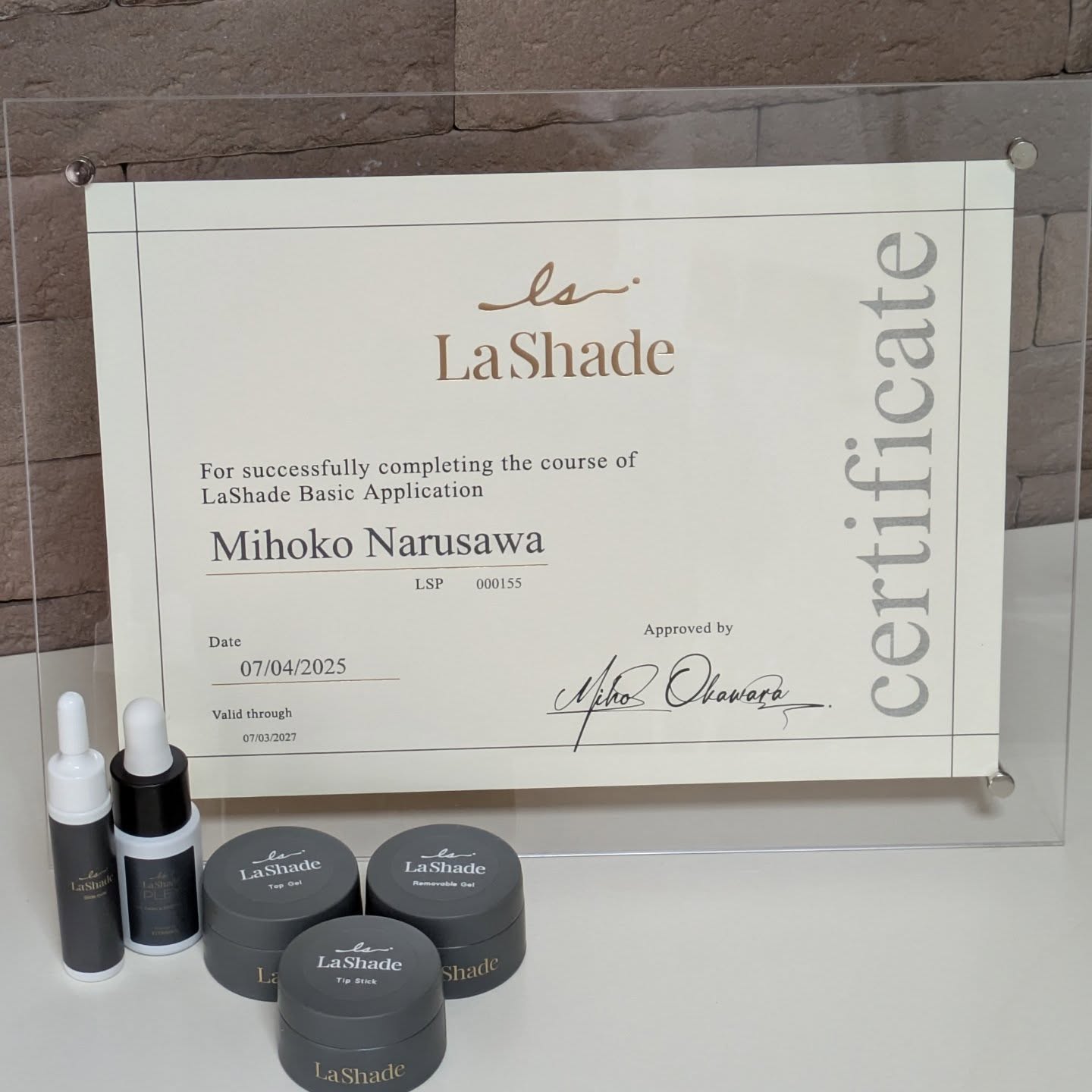 爪にやさしいジェルネイル【La Shade】の取り扱いを始めました@lashade_official検証にご協力いただいた皆様ありがとうございます︎ 爪を削らない︎ ノンアセトン︎ ノンダスト︎100% オーガニック美容オイルでオフセルフオフ可能従来のジェルオフで爪が傷みやすい方、爪が傷みそうでジェルしたいのに踏みきれない方にもおすすめです。